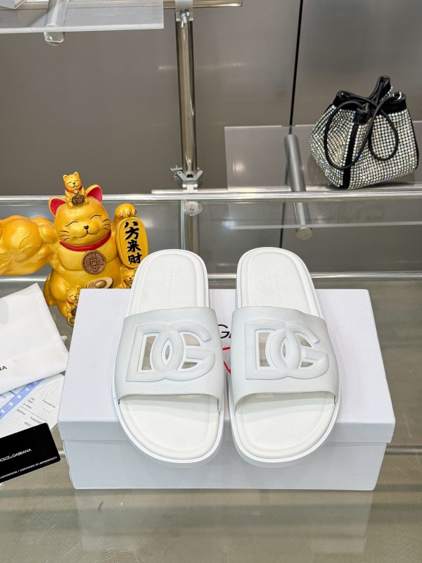 2025 Unisex Dolce & Gabbana White Leather Slippers KFY00150