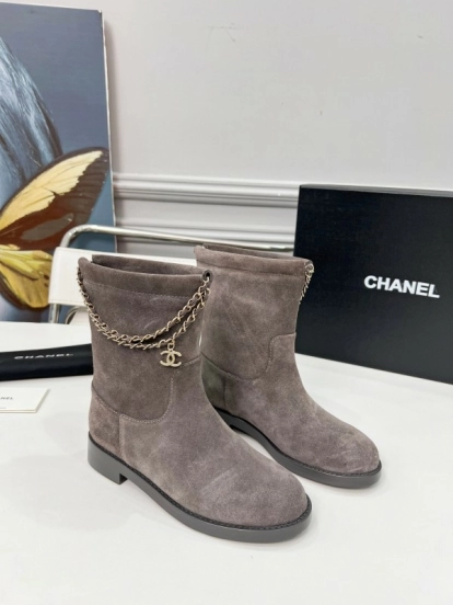 Chanel Spring/Summer 2025 Quilted Leather Chain CC Four-Leaf Clover Flat Ankle Boots - LY00400