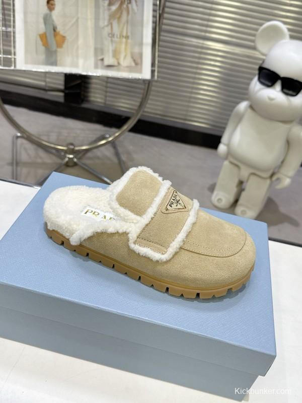Prada Fall/Winter 2025 New Fur Mule Slippers with Triangle Buckle Bread Loaf Toe - KFY00270