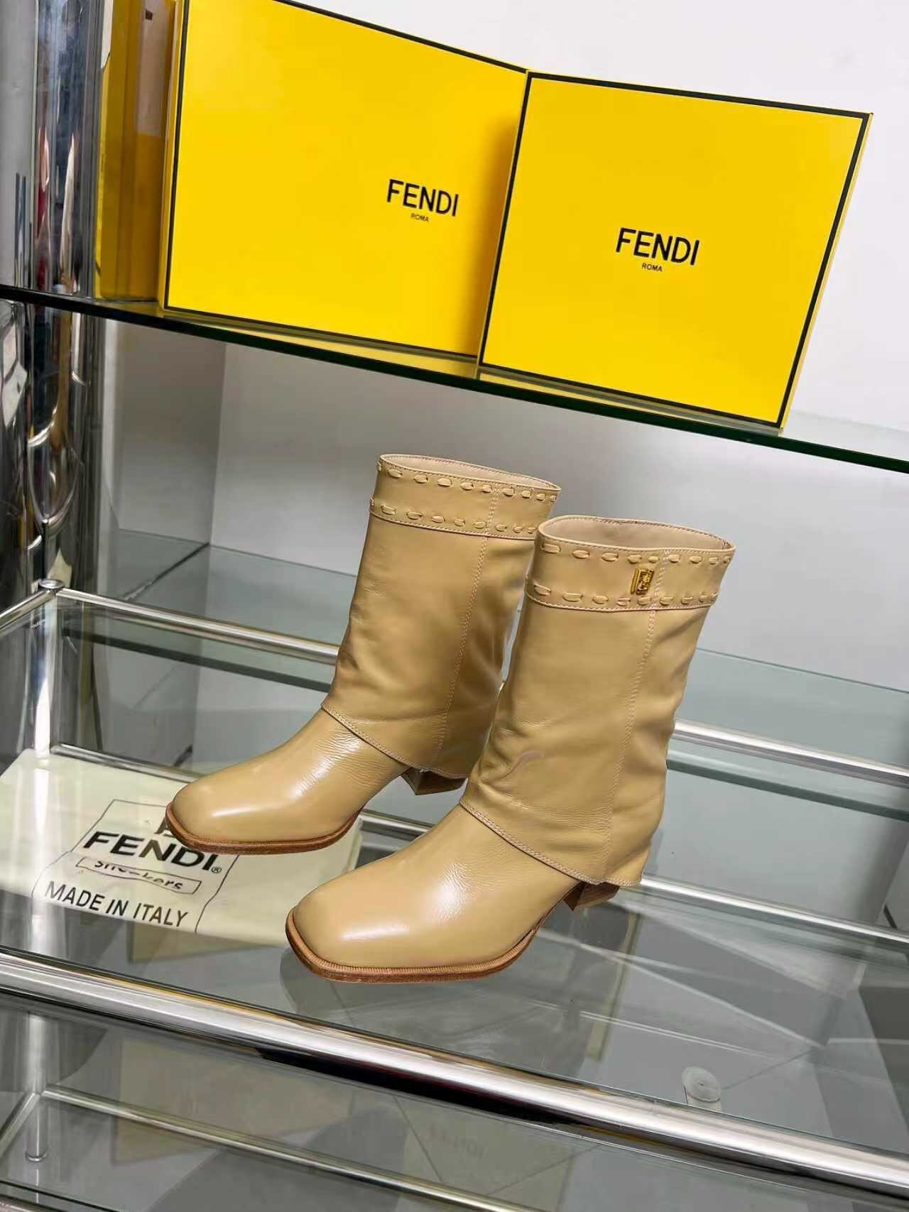 Fendi 2025 SS Straight-leg Boots with Wide Heel - LY00440/LY00510