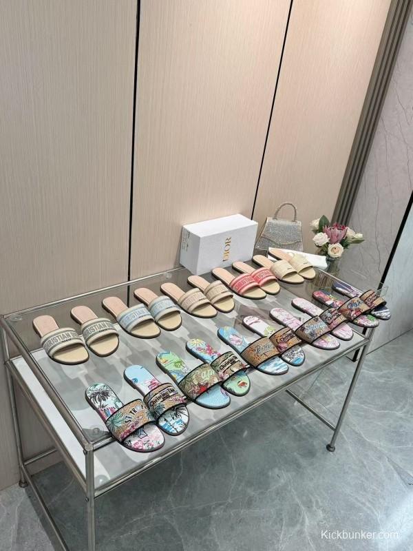 Dior 2025/SS Embroidered Monogram Slippers with Lambskin Lining - LY00200