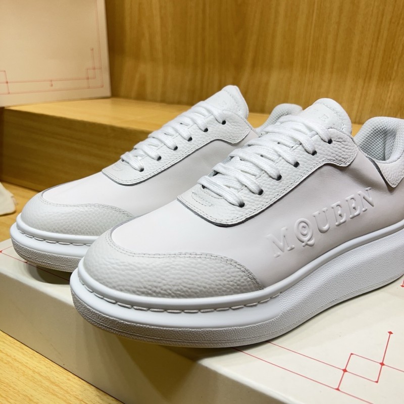 Alexander McQueen Spring 2025 Collection Platform Sneakers with Thick Sole Design - AS00320