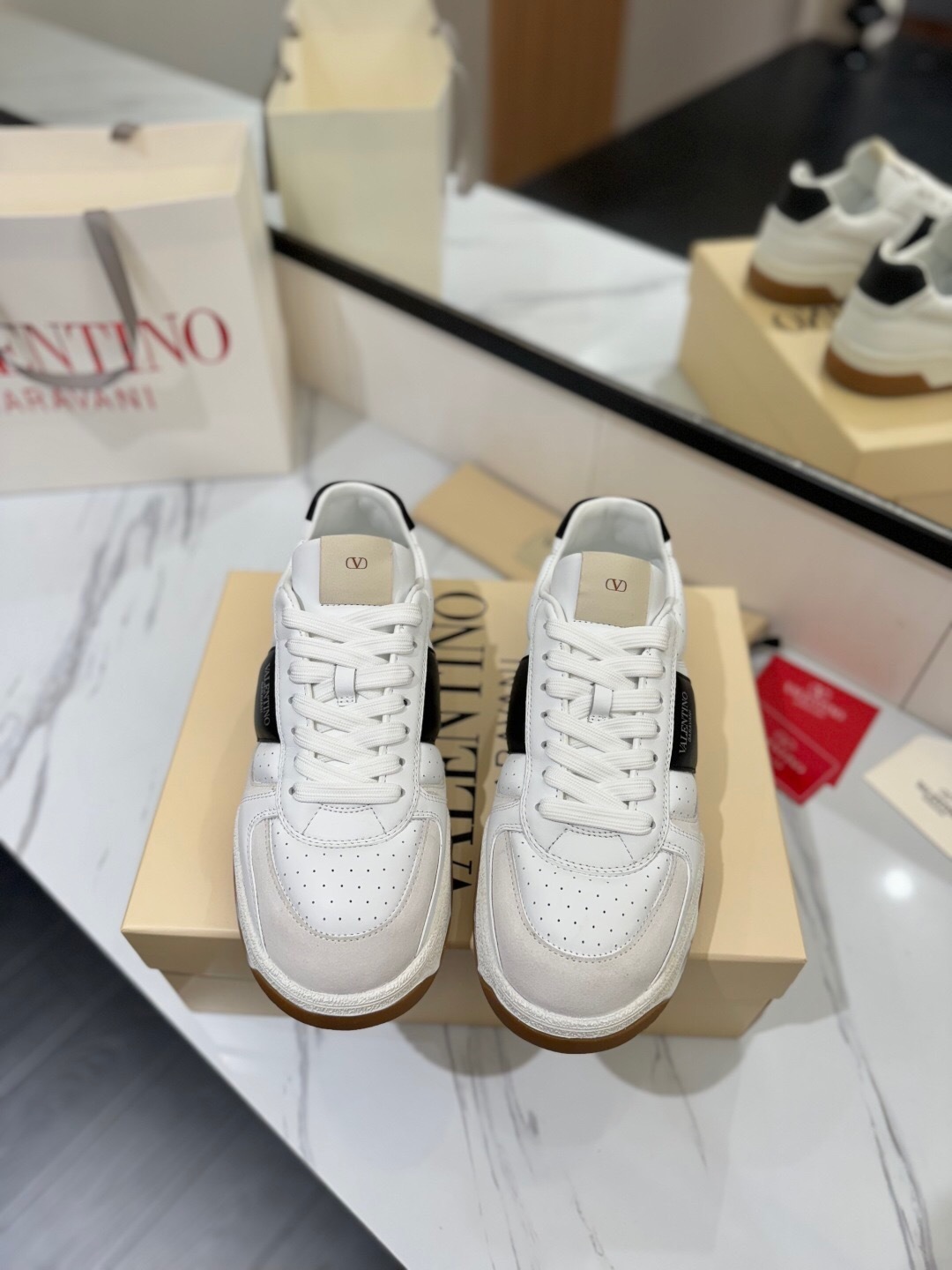 VALENTINO 2025 SS Casual Sneakers with Large V Hook-and-Loop Closure - AS00370