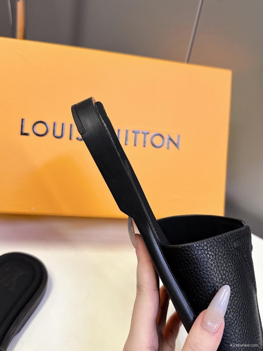 Louis Vuitton Venice Series Sandals with Monogram Embossing and Adjustable Strap - KFY00220