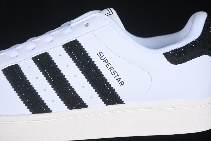 Adidas Originals Superstar II Retro Sneakers with Shell-Toe Design - HQ2285