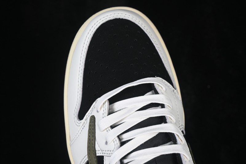 Nike Travis Scott x Air Jordan 1 Low OG AJ1 Retro Low-Top Sneakers with Reverse Swoosh - DZ4137-106