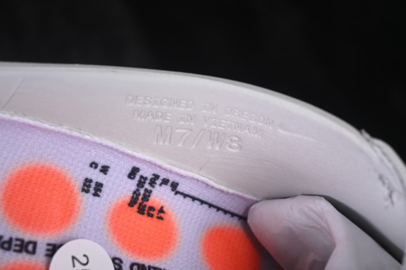 Nike Mind 001 Neuroscience Foot Massage Slippers with Perforated Breathable Upper and 22 Independent Foam Nodes - HQ4307-003