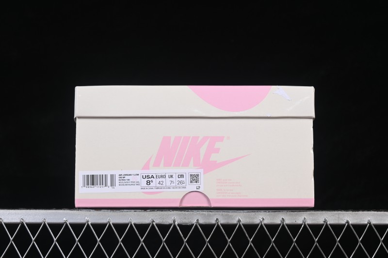 Nike Travis Scott x Air Jordan 1 Low OG AJ1 Low-Top Sneakers with Reverse Swoosh Design - IQ7604-100