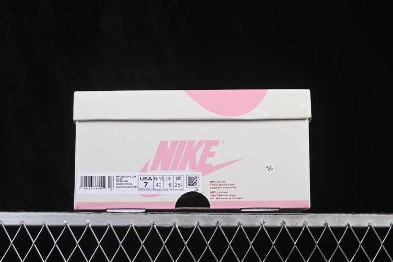 Nike Travis Scott x Air Jordan 1 Low OG Retro Basketball Shoes with Reverse Swoosh Design - IQ7604-100