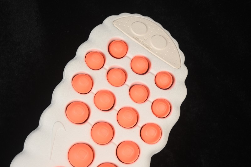 Nike Mind 001 Neuroscience Inspired Massage Slippers with 22 Independent Foam Nodes - HQ4307-002