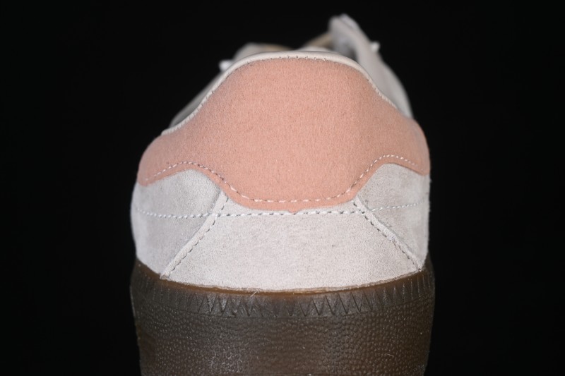 Adidas Originals Bermuda Low-Top Skateboarding Shoes with Anti-Slip and Wear-Resistant Design - JS3967