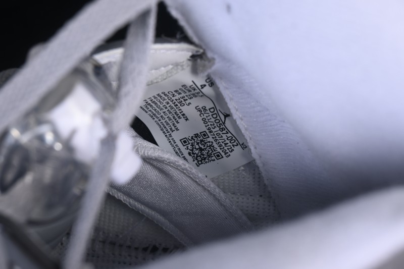Nike Air Jordan 5 Retro Wolf Grey High-Top Basketball Shoes with Premium Leather Upper and Visible Air Cushioning - DD0587-002