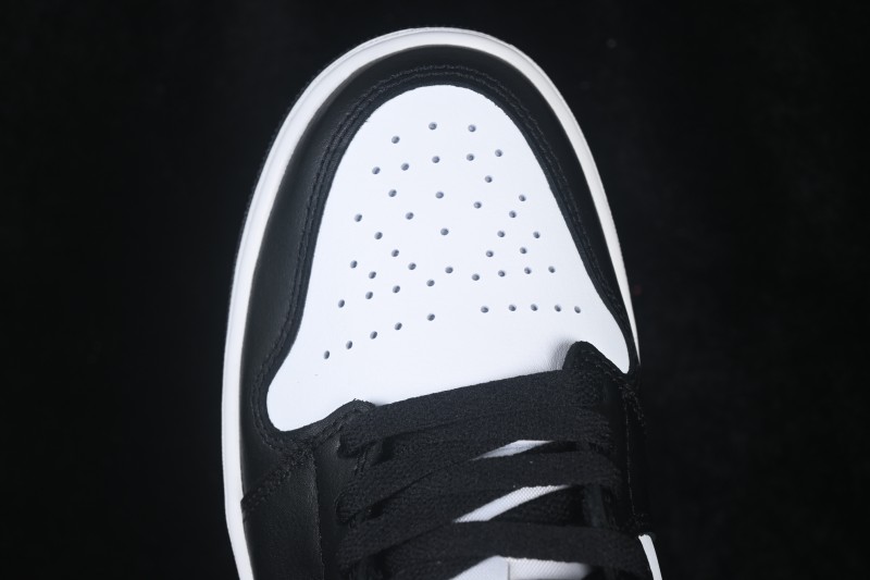 Nike Air Jordan 1 Low Retro Basketball Shoes with Classic Color Blocking - 553558-047