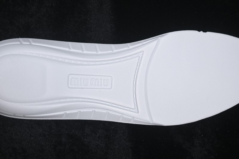 MiuMiu x New Balance 530 Retro Running Shoes with Deconstructed Design and Dual Laces - AJD4