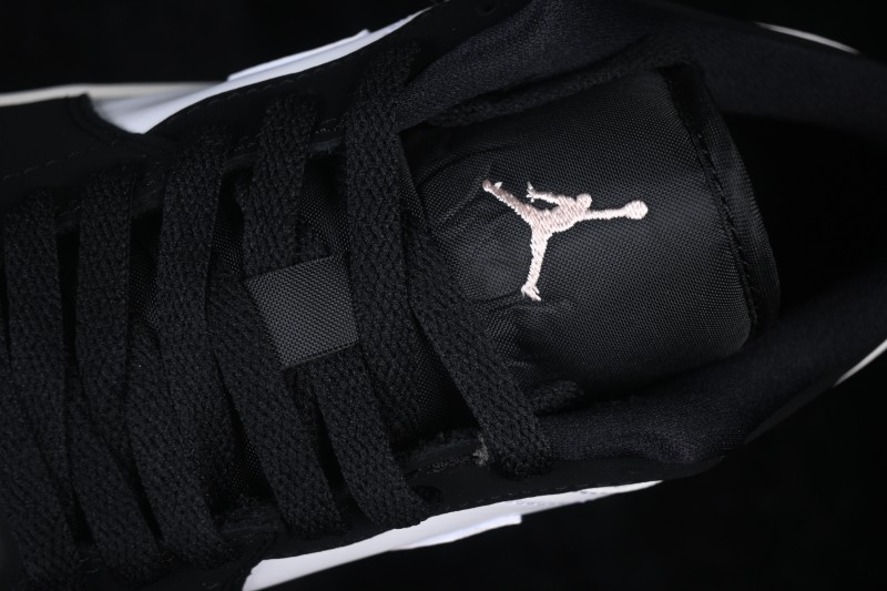 Nike Air Jordan 1 Low Retro Basketball Shoes with Classic Colorway and Premium Leather - II3788-003
