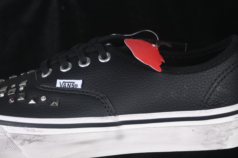 Vans Authentic 44 Low Top Skateboard Shoes - VN000D9NBLK